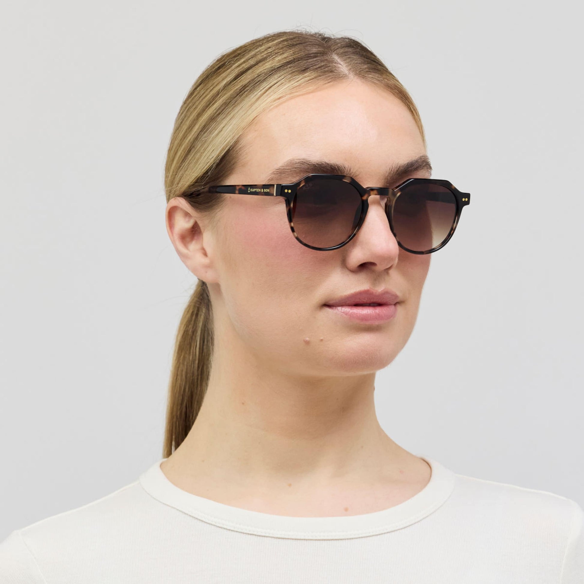 Manila Transparent Grey Black