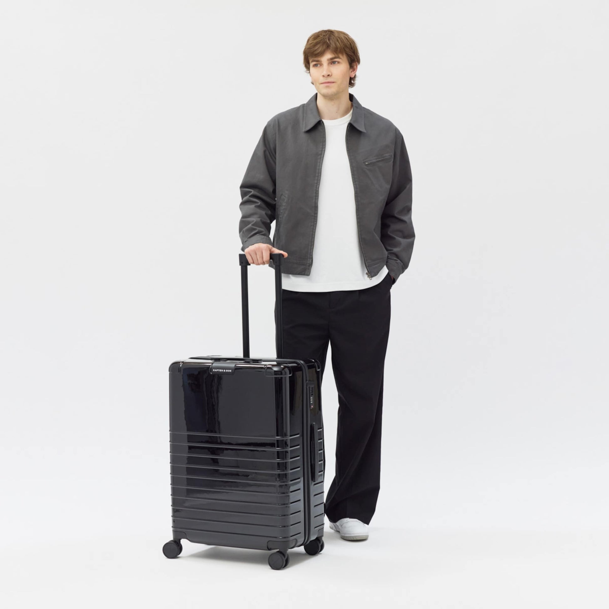 Heathrow Essential Cabin All Black