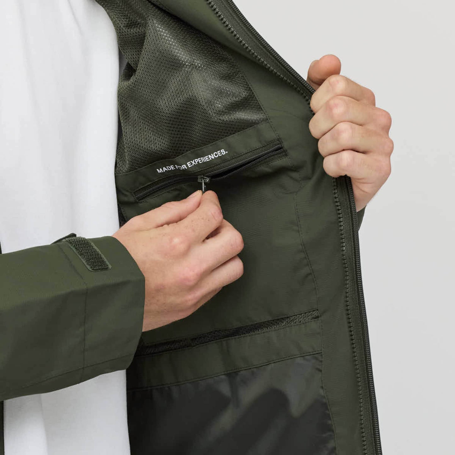 Heavy Rain Jacket Olive