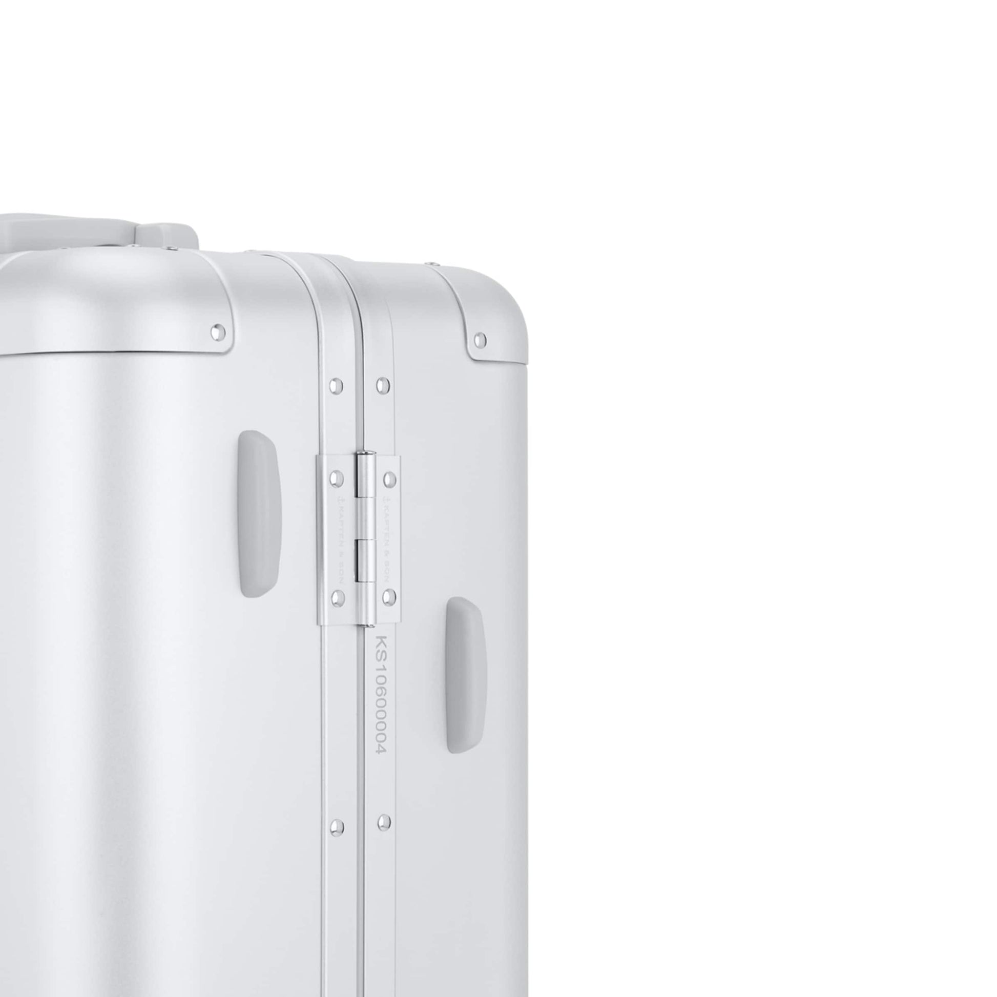 Heathrow Aluminium Cabin Silver