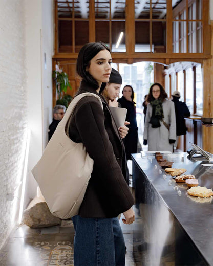 Skara Cloud Shopper All Black
