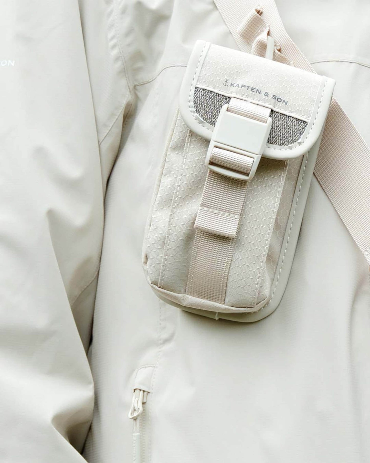 Banff Crossbody Sandstone