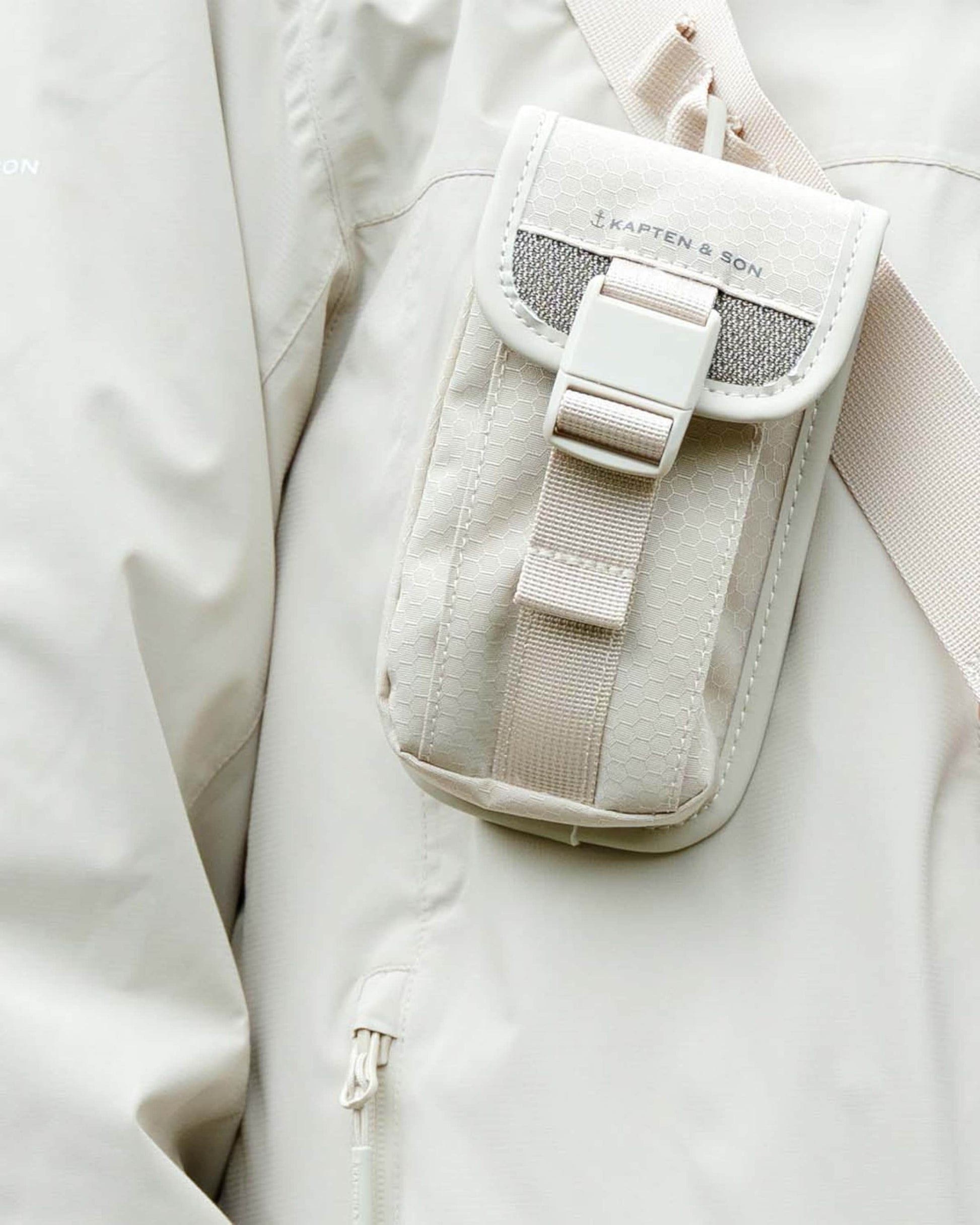 Banff Crossbody Sandstone