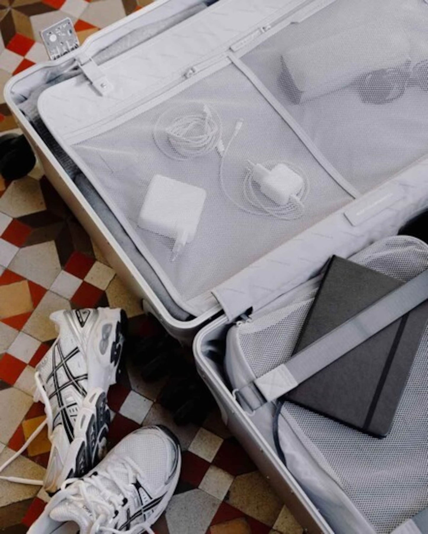 Set Heathrow Aluminium Silver
