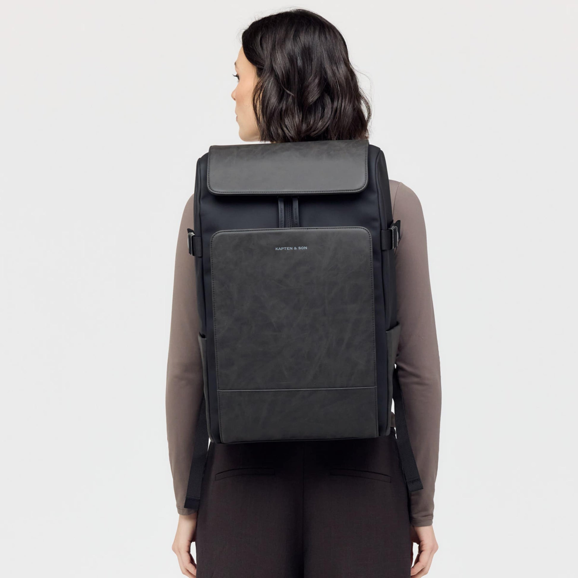 Bali Medium All Black by Mariefeandjakesnow