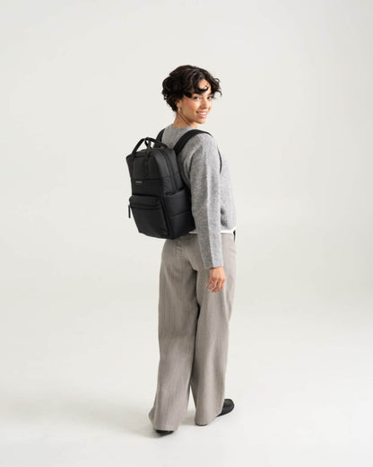 Bergen Cloud All Black