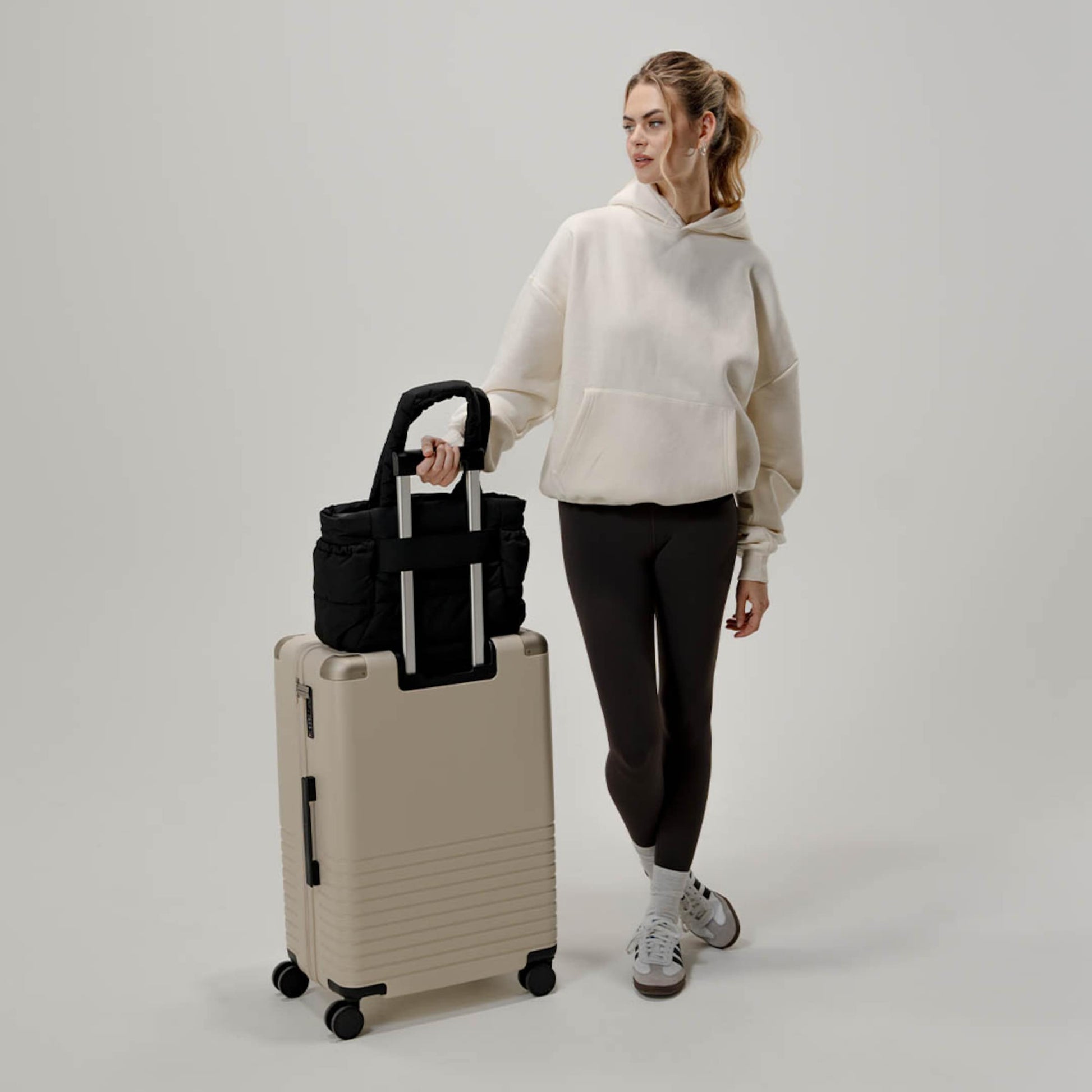 Hellvi Cloud Medium Sandstone