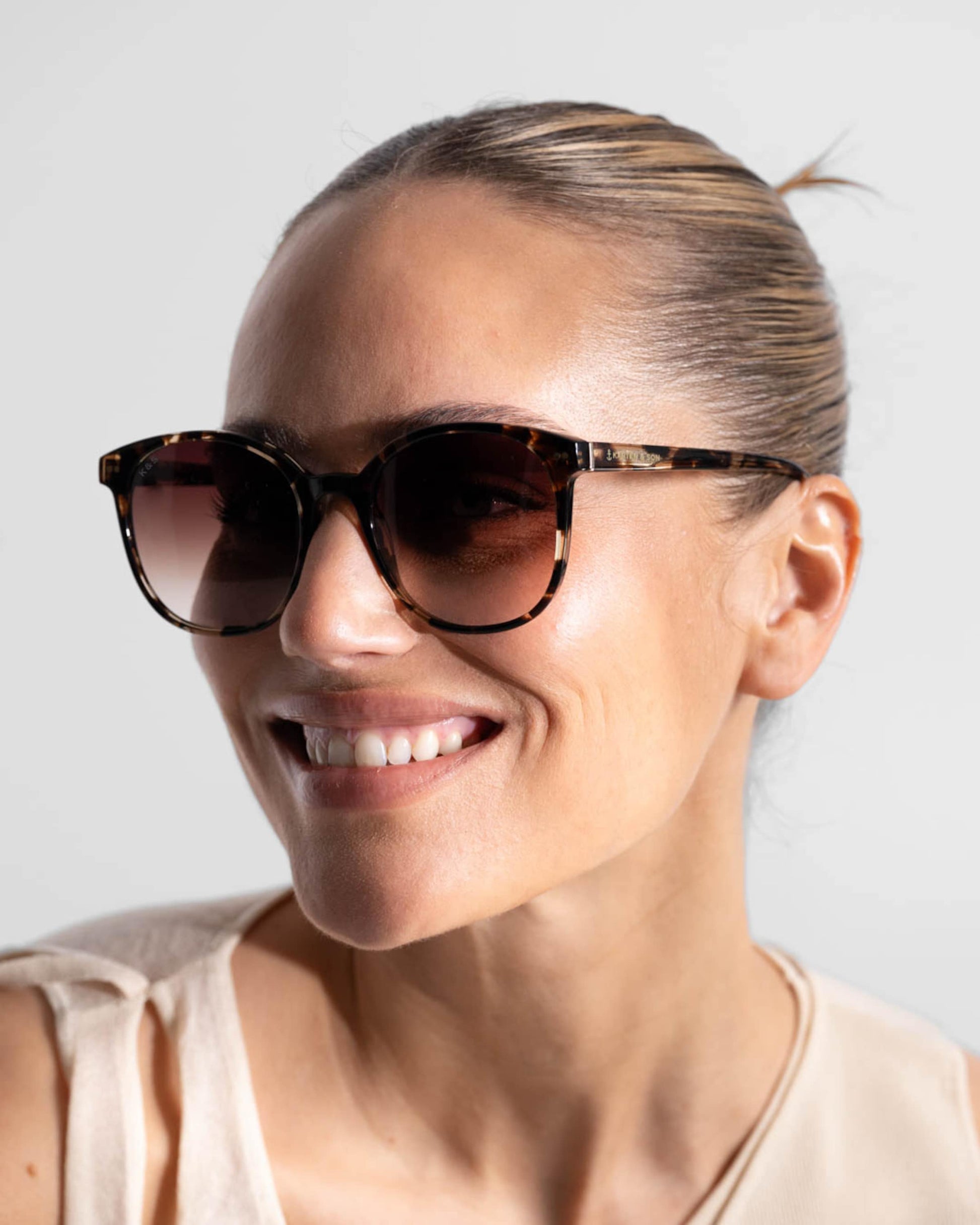 Nairobi Small Transparent Hazel Brown