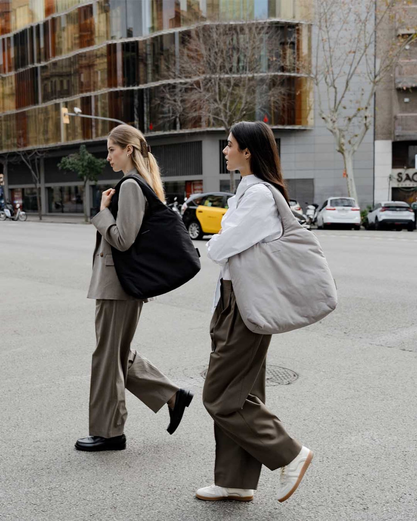 Skara Cloud Shopper Cord Dusty Sand