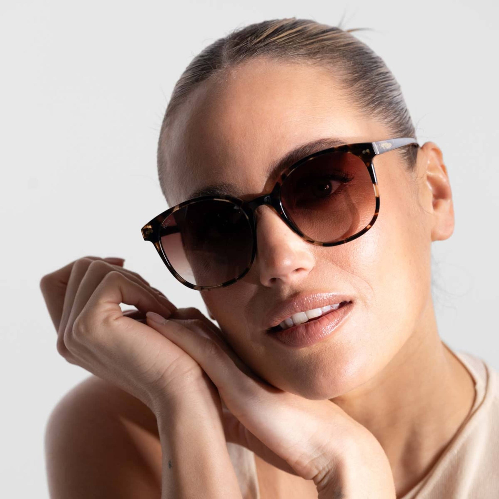 Nairobi Crystal Tortoise Brown