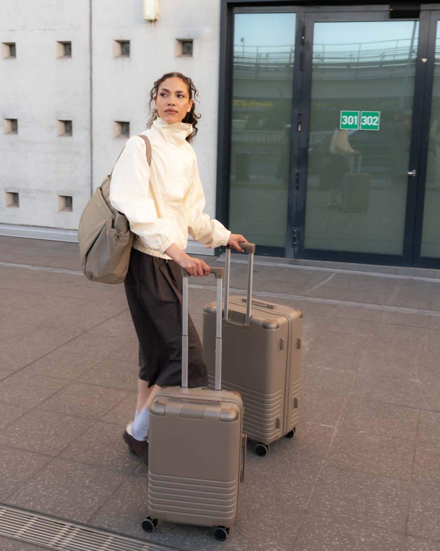 Heathrow Cabin Sandstone