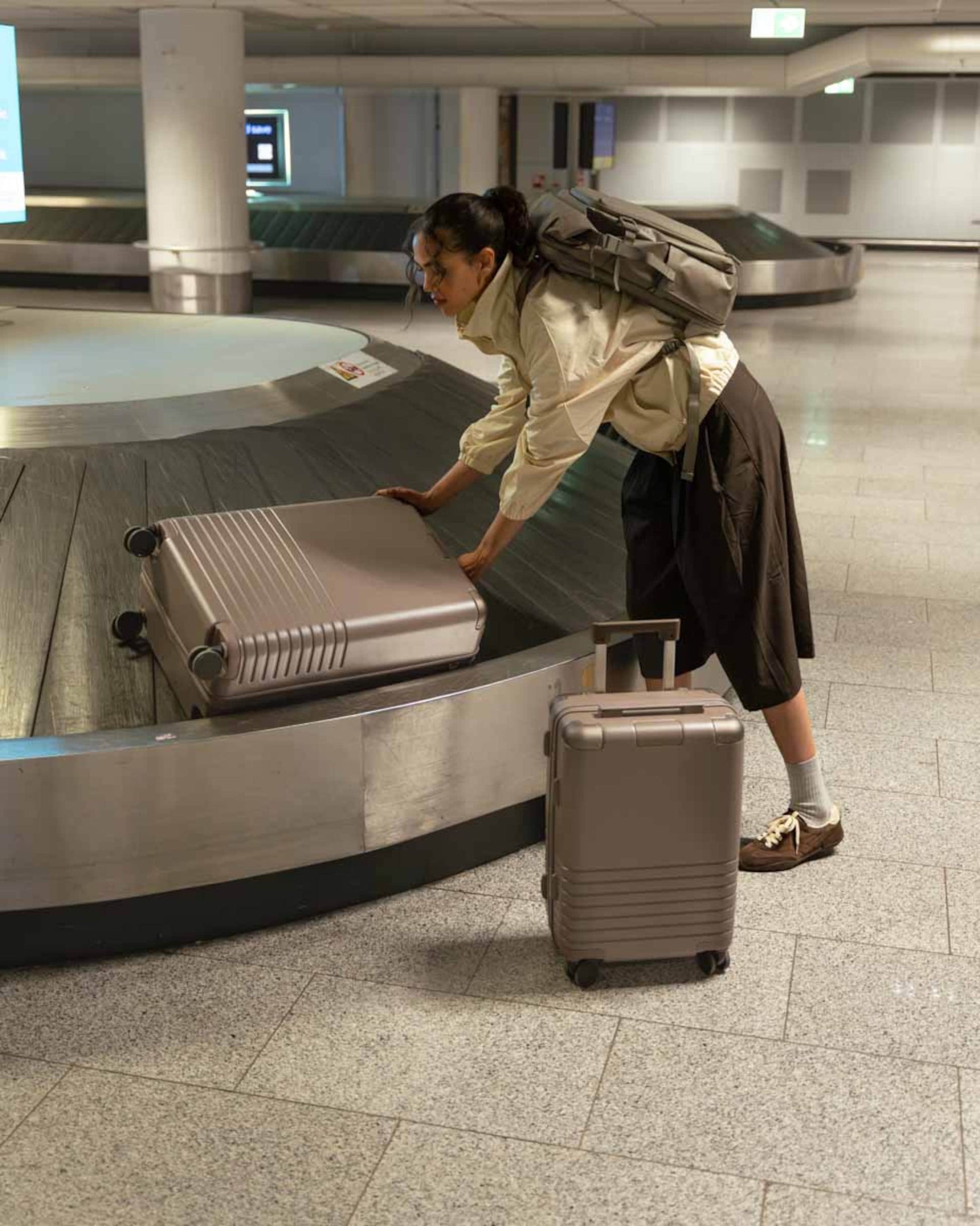 Heathrow Cabin Walnut