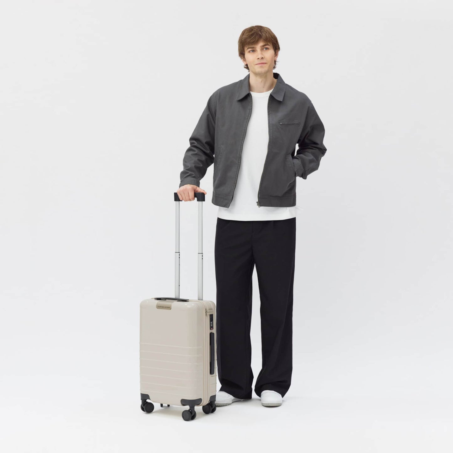 Heathrow Essential Check In All Black